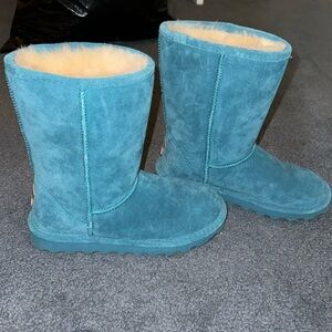 BEARPAW Boots - Women- Size 7